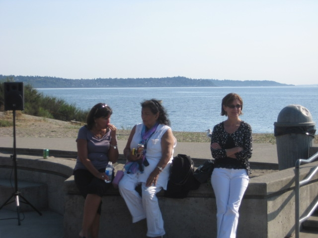 Vicki Tranter on the left and Kathy Freeman on the right.