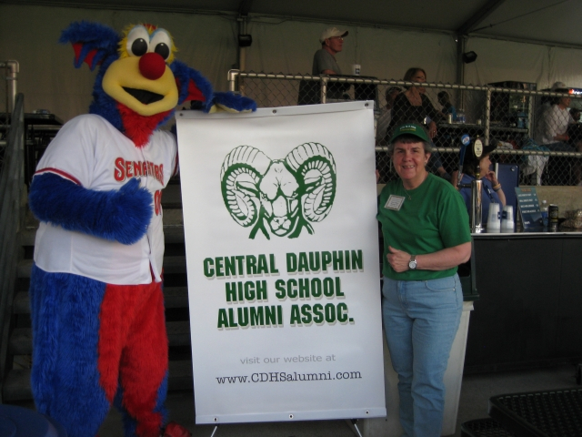 Rascal & Karen Mummert welcome our guests.