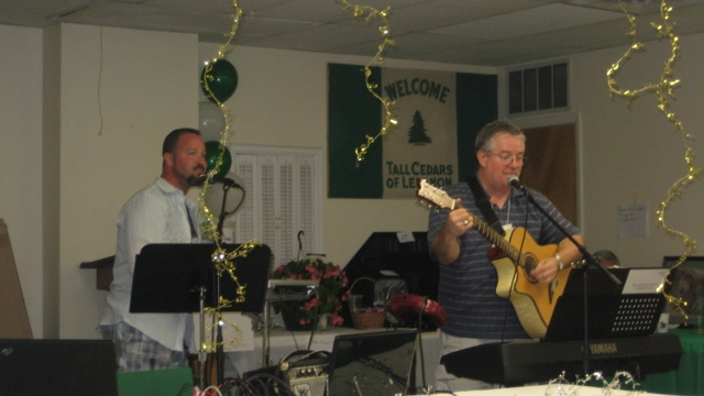 The 2009 Harrisburg Idol, Jason Mead, performs with Dave Stewart.  Great music!