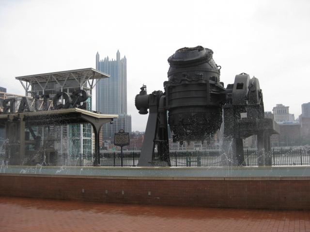 While waiting for the Duck Boat Tour on Tuesday morning, we did a little sightseeing on the Pittsburgh waterfront.
