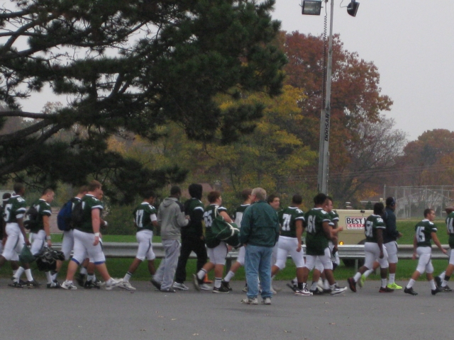 Former Rams check out the current team.