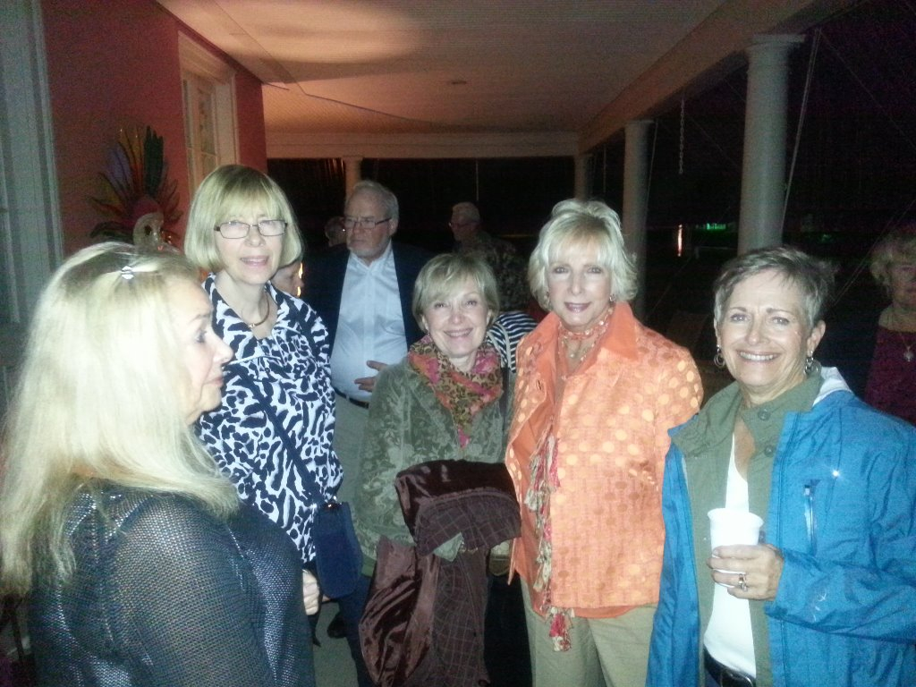 Five Gals.  Looking Good!