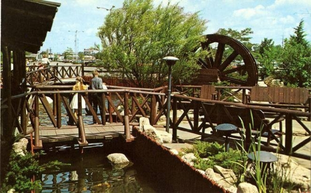 Mill at Golf Mill Plaza