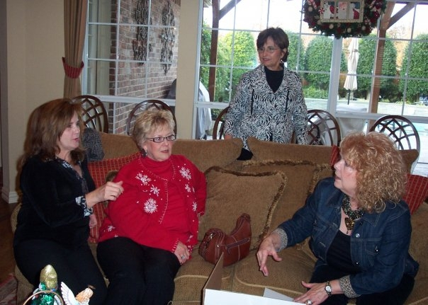 2009: Seated: Dixie, Cindy Garris, Susan Starnes, and Judy Glasgow looking on.