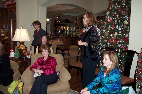 2007: Seated: Sharon Russell and Dixie. Background: Judy Glasgow, Linda Ward and Joy Bolman