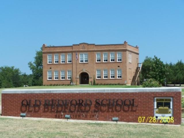 Old Bedford School. Today, it belongs to the City of Bedford as a historical center.