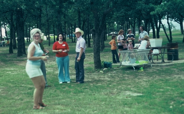 (045) 1975 Reunion Picnic Event: Ruth Ann, Clara Jo, and Stearling Newman.