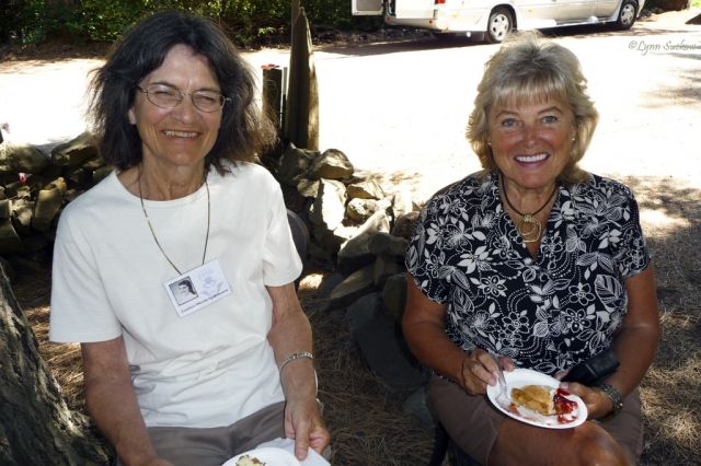 Carolyn (Worth) Spainhower and Judie (Hiatt) Lasater