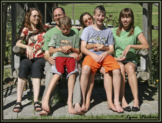 Lynn (Davison) Suckows children and grandsons; Babs, Will, Finn, Jess, Morgan, & Ann--recreating a photo taken 9 years before in San Jose, CA.  Taken July 4, 2007 in Walla Walla, WA.