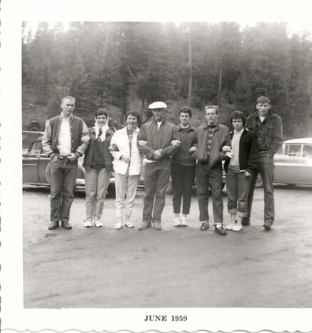 Senior Sneak May 1959
Tom Schriener, Shirley Weathers, Patty Herring, Gary Forrest, Joan Meadowcroft, Chuck Wetzel, Sharon Weathers, Glen Weitz