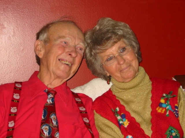 Christmas 2003 - Carolyns Mom and Dad
Their Last Christmas together
Raymond & Helen House