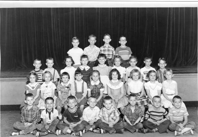 DID THE BEST I COULD FILL IN THE BLANKS FOR US IF YOU CAN!
BACK ROW FAR RIGHT IS DAVID DYER
NEXT ROW FAR LEFT IS TOMMY TRAYLOR, ? , DEBBIE DAVENPORT, ANNITA COOPER, ? , ME, ANN MILLER, ? , ?
3rd ROW FAR LEFT TO RIGHT
5TH GIRL IS GINNY MONTGOMERY