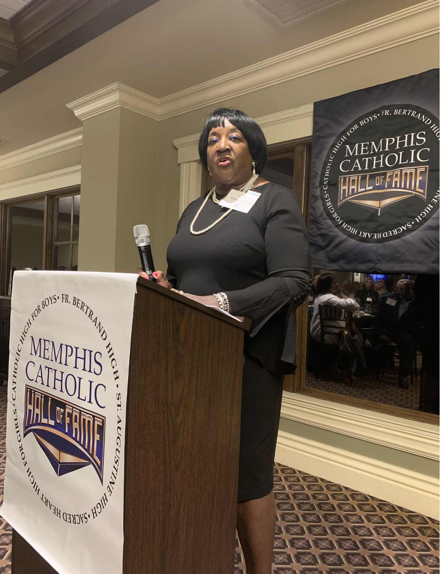 2023 Hall of Fame Awards Dinner: Memphis Catholic Hall of Fame Inductees Telise Ezell-Turner family and friends