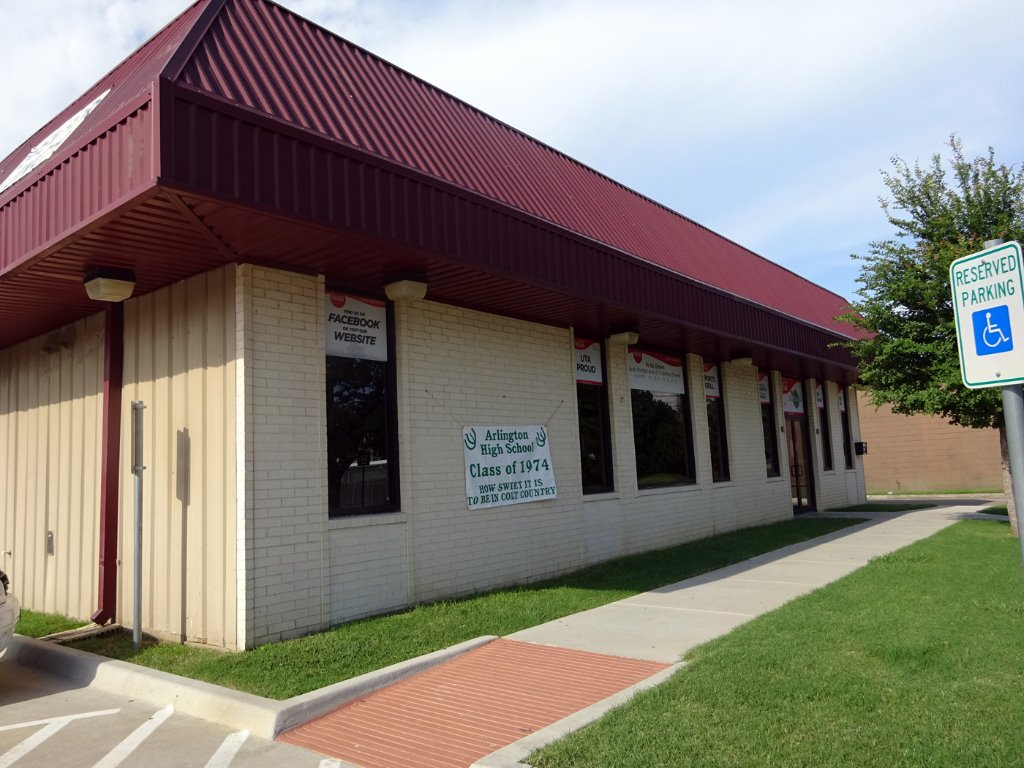 Mavericks Bar & Grill Downtown Arlington