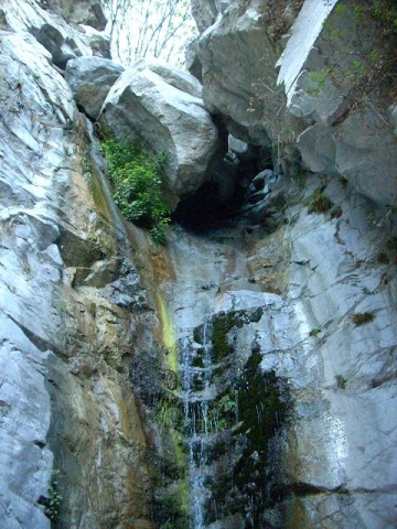 In comparison, this is how much water there was on first visit here last October. 