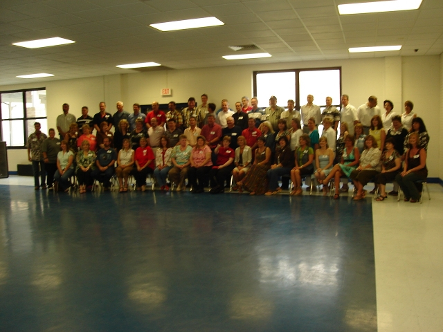 Nice group pic!  Grads of 1977!