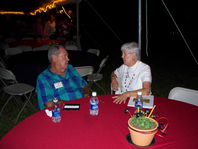 Bill Garrett, Kay Holtzmann (Tom Holtzmanns wife)