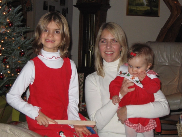 Sharon (Butler) Kaivani and stepdaughter Erika, 6, and daughter Lea, 9 mo. Dec 06