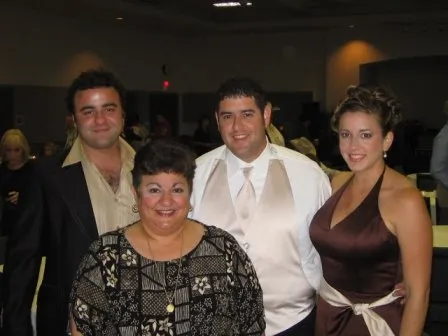 Cathy Habib-Park with her 3 children (Matt, Jeff, and Lindsey) at a friends wedding.