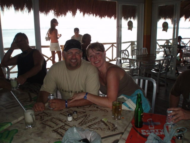 Barry and Paula Karr at Senor Frogs in Cancun 07.