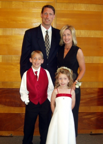 Chris, Missy (Souza), Bailey & Peyton VanSoest
