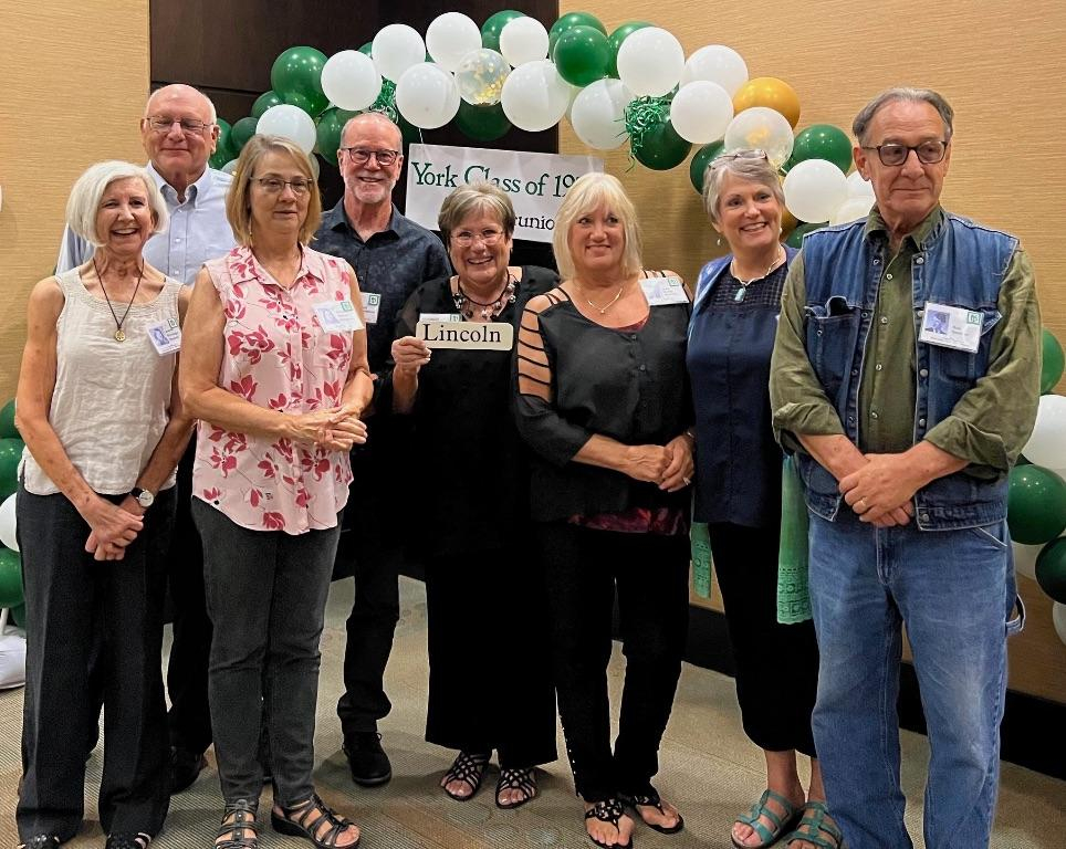 Lincoln School Classmates: Joanne Newett, Bill Lorey, Karyl Ellingson, Scott Hazelhorst, Christy Green, Carol Garrett, Jeanette Garrett, Bob Sandner