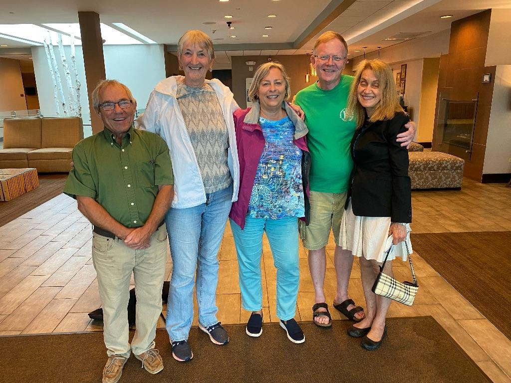Jim Barnes, Astrid de Parry, Kay Branz, John Gibbons, Linda Lomperis