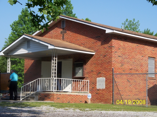 God picks the most beautiful spots for His houses of worship. On May 8, 2011, we were blessed to be with the wonderful congregation of Old Blue Creek Missionary Baptist Church in McCalla, Alabama. 