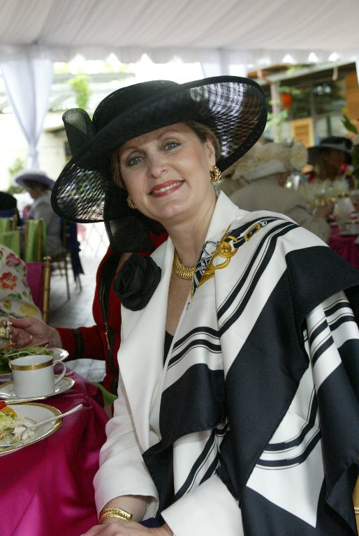Carol Resnick,
Mad Hatters Chair 1998