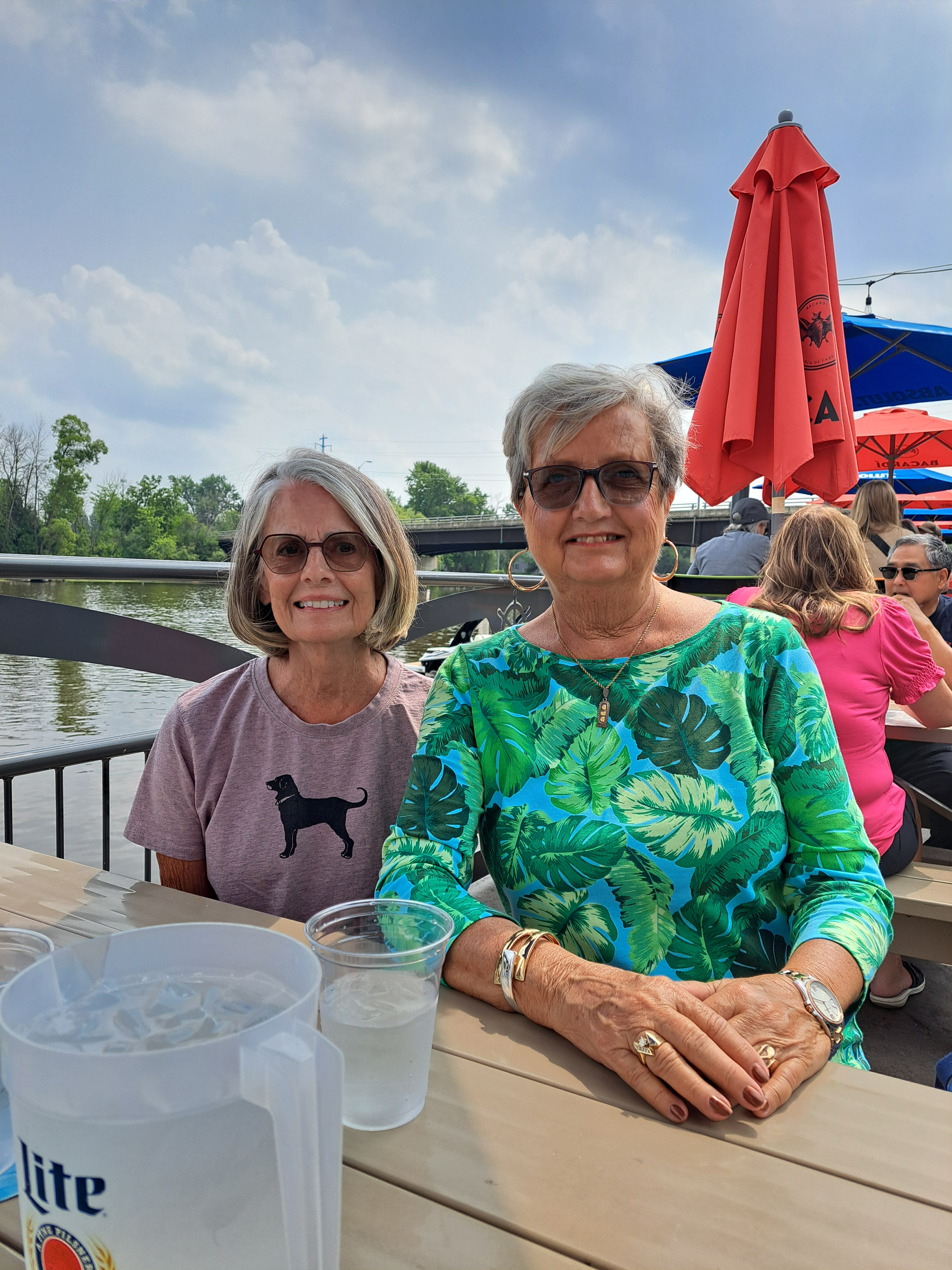 Gloria & Bev