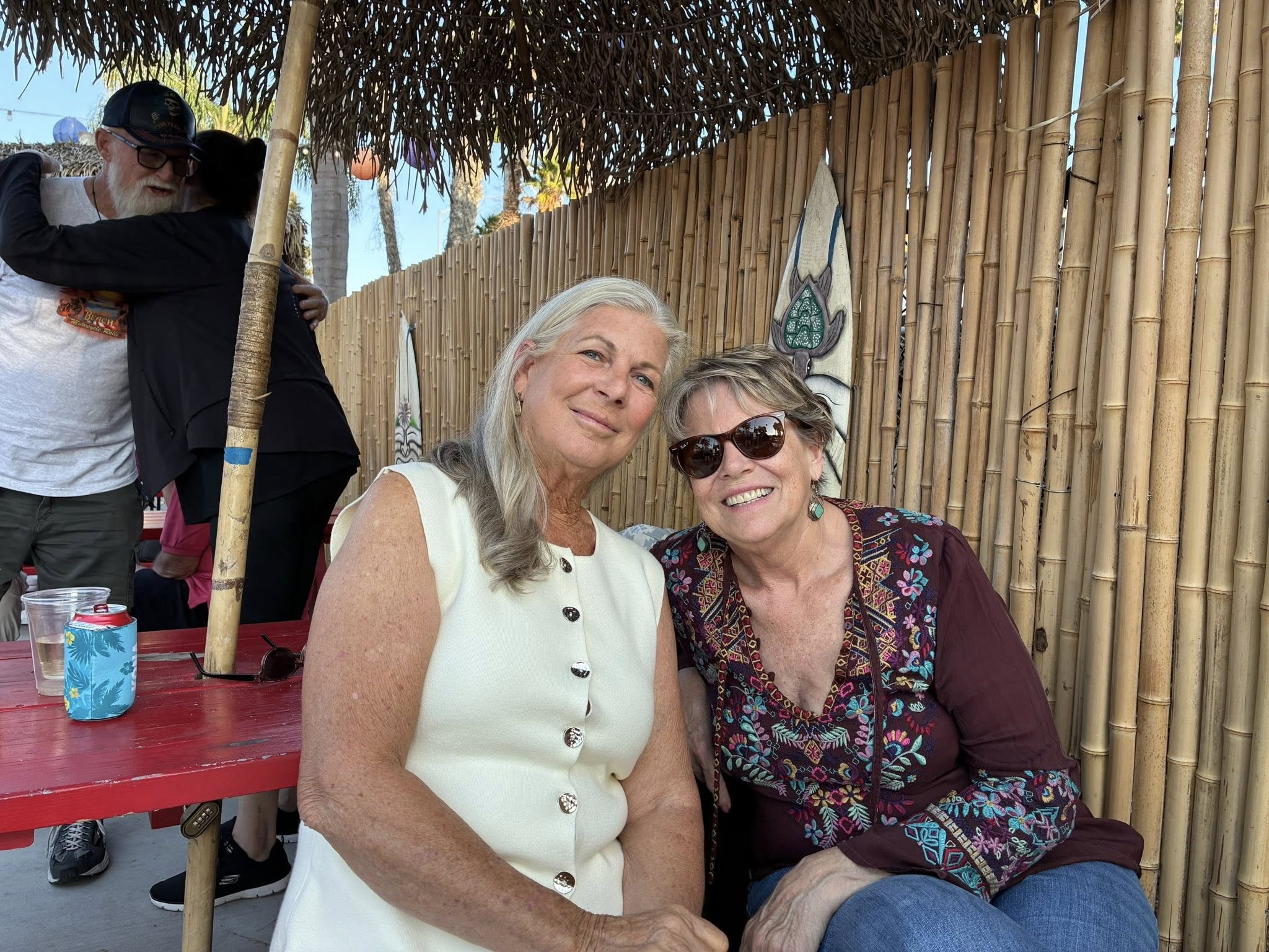 Lisa Poush Koppelman, Evett Oliphant Short enjoying Tony's