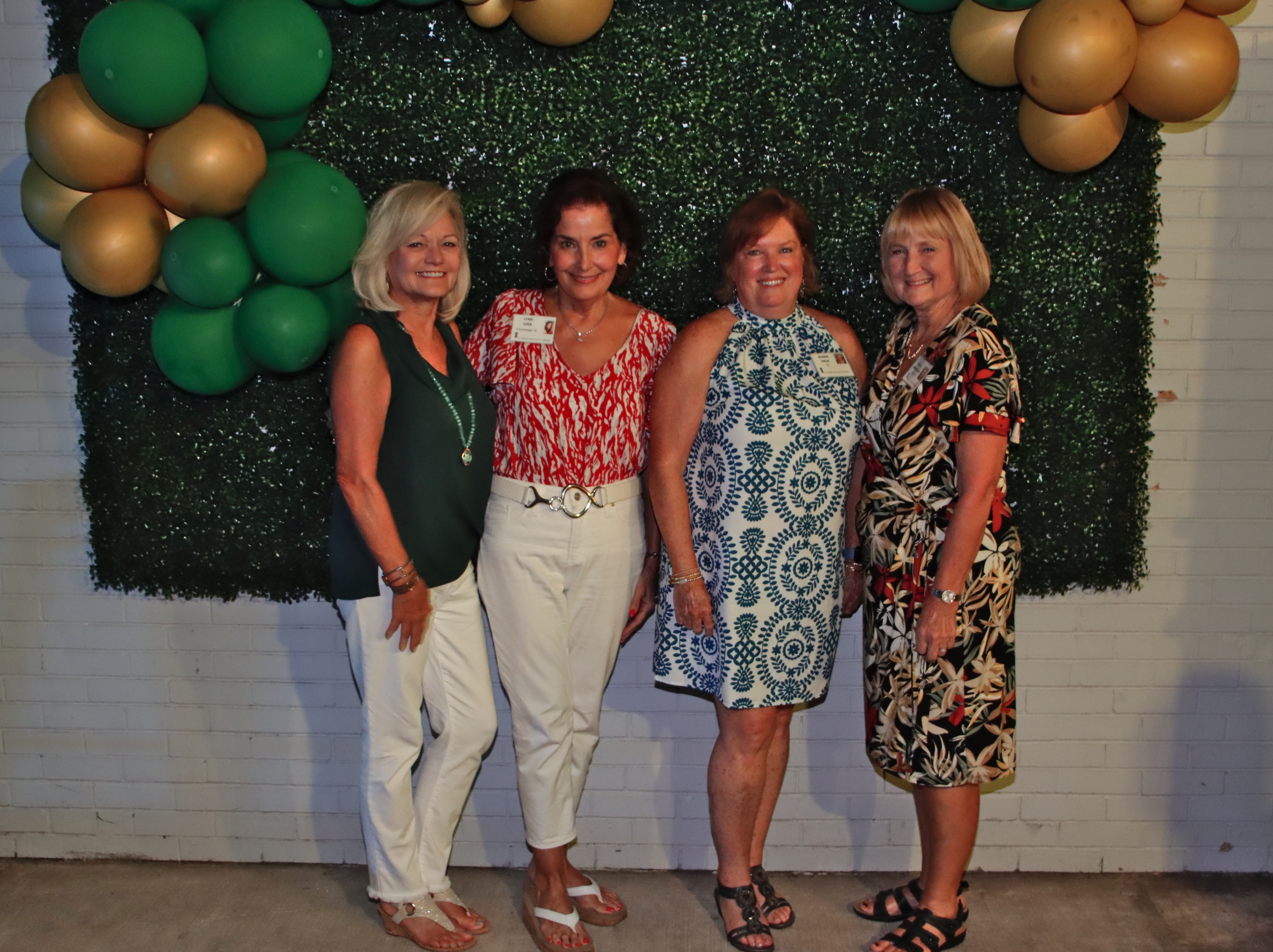 Suzanne O'Brien (Windsor), Lynn Love (Cummings), Bobbie Mack, Amelia Brakefield (Law)