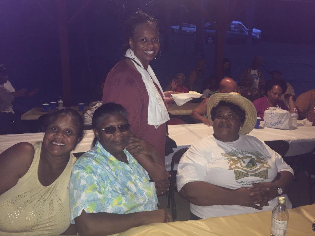 Lillian Davis, Pearl Dobbs