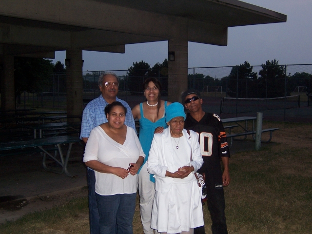 Will & Mary Whiteheads Granddaughter:Inetta Whitehead/Murray and her children David,Frederick,Janise,and her namesakeLiL Inetta Murray Jr. !