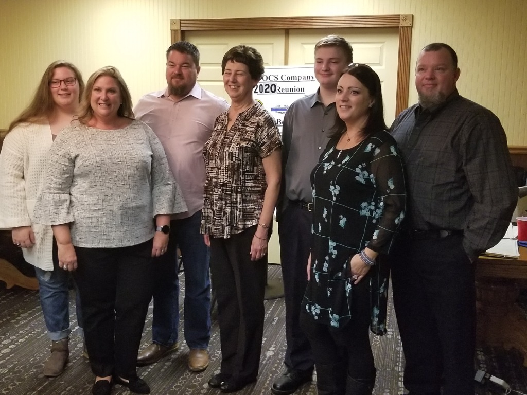 The Elwood Clan: Linda Elwood, David Elwood, Victoria Elwood, Madison Elwood, Erin Calhoun, Todd Calhoun & Mason Calhoun
