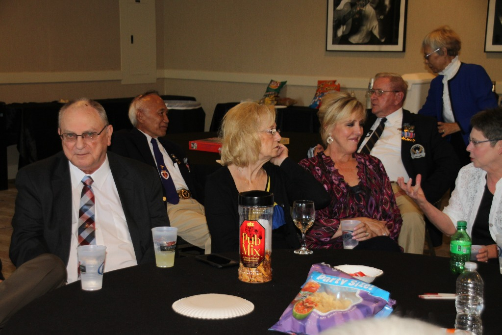 Jim Howell, Linda Howell