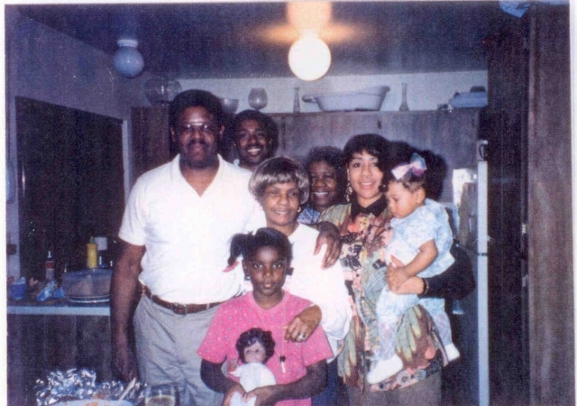 L to R: Tony, Walter Jr., Girlie, Rose, Anne & Brandi (Tonys wife & daughter), and Renelle (Walter Jrs daughter)