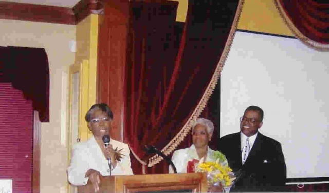 Francina speaking at ShirleyRetirement Dinner.
( June 2007)