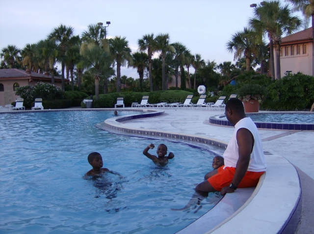 Jerome and the kids at family reunion in Florida - 06