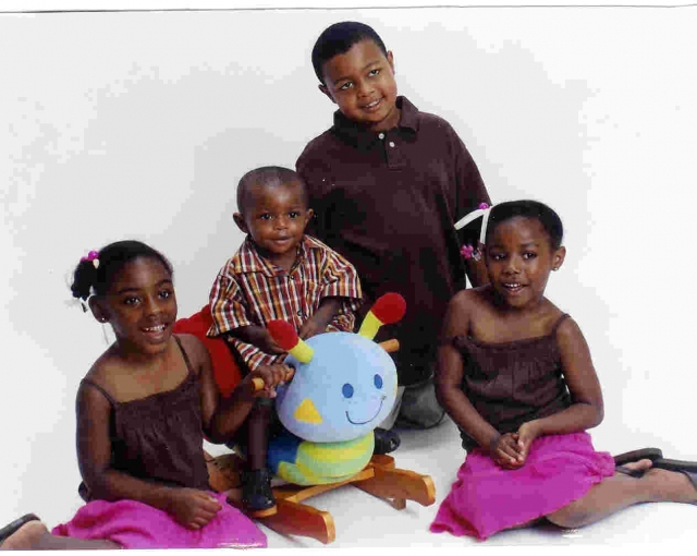 Miguel- 7yrs, Makeala- 6yrs,
Lauren - 5yrs., Leroy 15 mons.
( July 2006 )