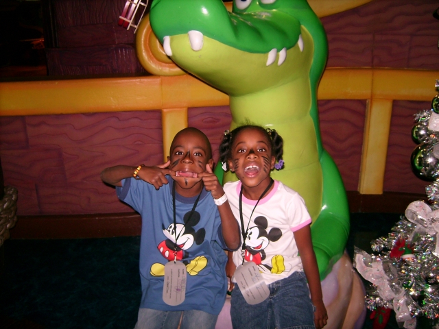 Noah & Nia enjoying kid time while we shopped