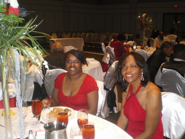 Debra Hall Cannon and
Bettie Gillyard Griggs(what happened with the eyes!)