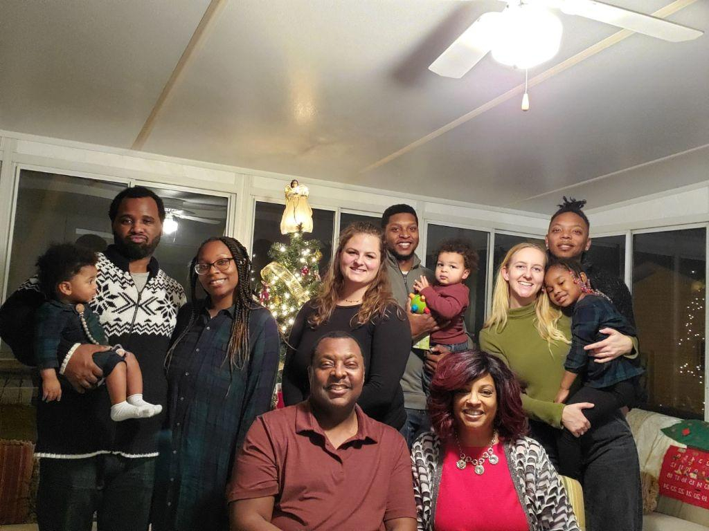 Alford Children - Renata (David) sons Yashar & Darien Hackley, Natasha (Sedrick) & daughters Skylar & Selah, Aaron (Jessica) son Colin, Family Christmas 2021 with 3 children. .