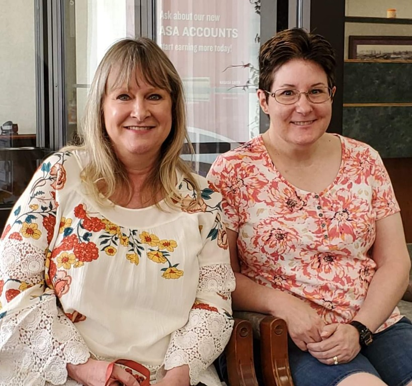 Linda Gladu (Wolfe) and Annette Seager catching up in September 2020