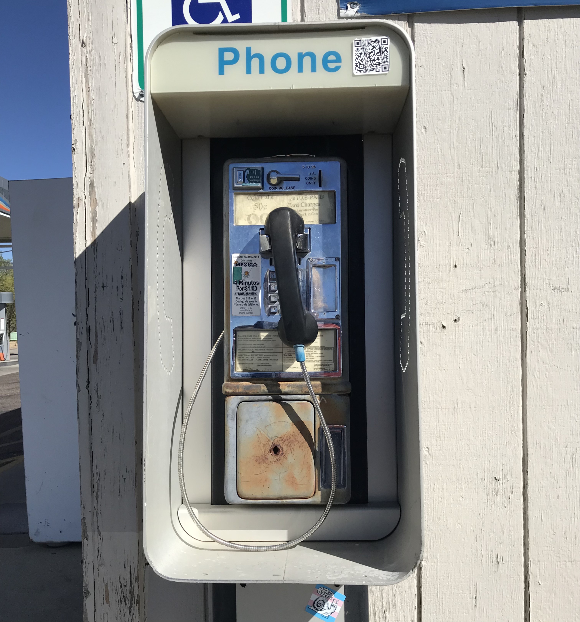 Yes, this still exists out in AZ! Who could possibly forget these?