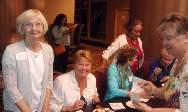 Registration Table
Jan Croes Davis, Frances Carmichael Wiedeman, Pat Collier, Pat Turner, Audrey Kelly, ??