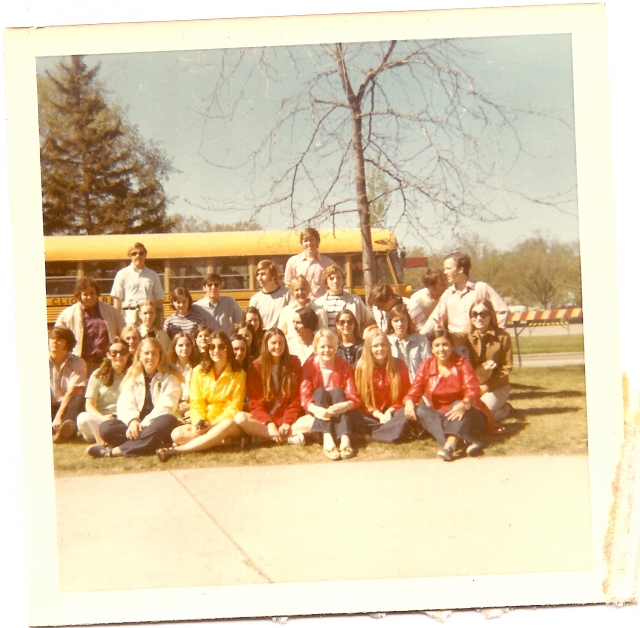 Senior Skip Day Detroit Zoo - Back row Bob Reaser, John Allen, etc., front row r-l Sue Gallego, Jill Shoaps, etc