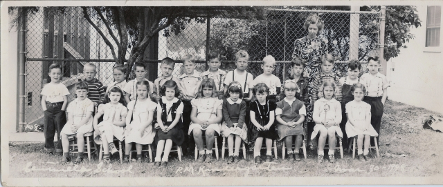 1948 - KINDERGARTEN
Centinela Elementary
(Photo courtesy of Jim Skelton)