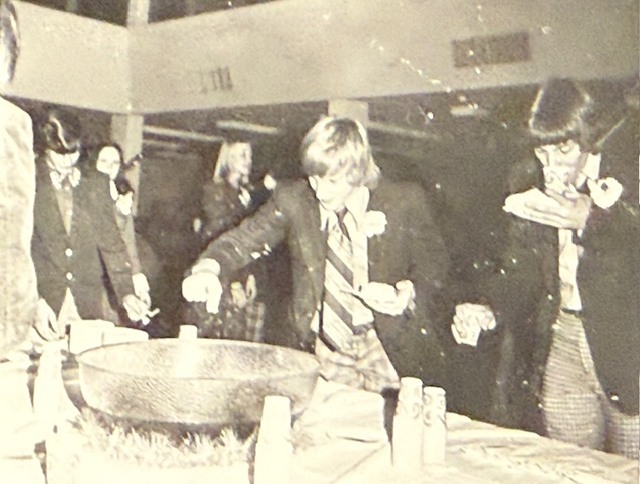 Teslow Dwight punch bowl