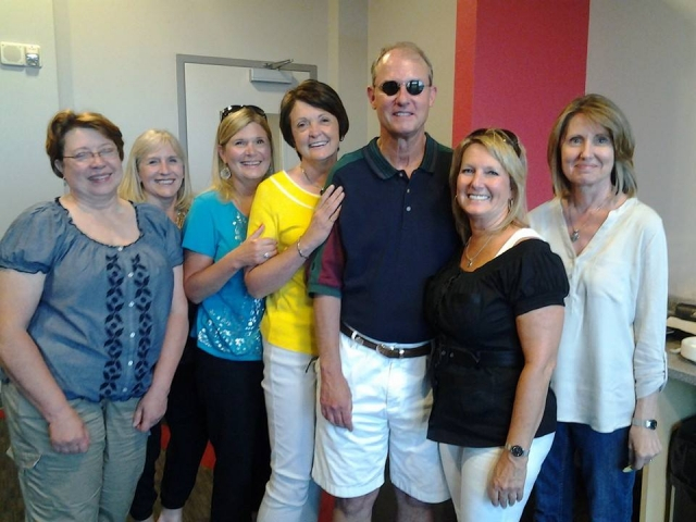 Richard and his harem!
Marge Williams Connell, Jan Douthitt Hubbard, Kathy Hoffman Capshaw, Sarah Powers Baldwin, Vicky Hilscher Popplewell, Carol Redford Thompson